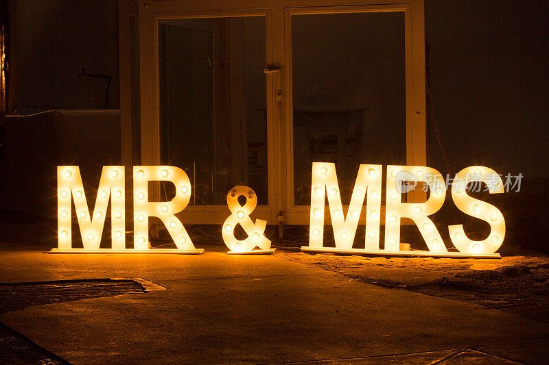 希腊米科诺斯的Mr & Mrs Sign